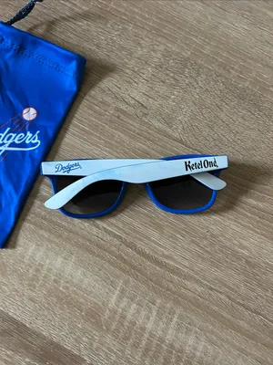 White Wayfarer Sunglasses with UV Protection thumbnail 4