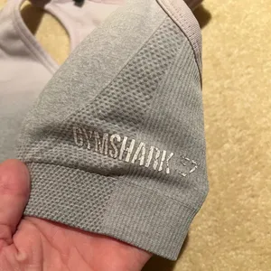 Gymshark ombré sports bra thumbnail 3
