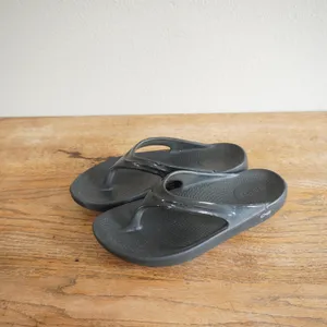 OOFOS OOriginal Black Recovery Sandals Womens 9 Mens 7 Comfort Flip Flops thumbnail 3