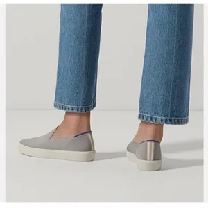 Rothy’s The Original Slip On Sneaker in Light Grey Sz 8 thumbnail 4