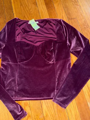 NWT Abercrombie & Fitch Velvet Long-Sleeve Sweetheart Crop Top size large thumbnail 2