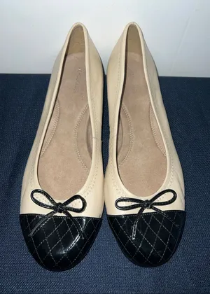 AEROSOLES Beige Ballet Flats with Black Quilted Cap Toe Size 10 thumbnail 1