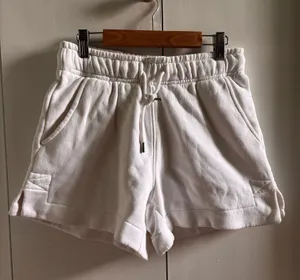 Universal Threads White Pull-On Shorts thumbnail 1