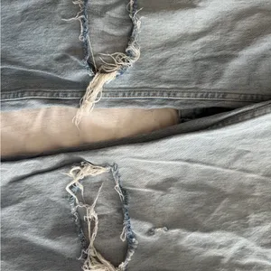 Abercrombie Women’s90s Straight Ultra High Rise Distressed Jeans, Size 6r thumbnail 4