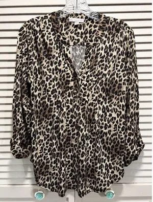 CB‎ Cheetah Print Brown/Tan 3/4 Tab Sleeve Blouse Size Small Gathered Trendy thumbnail 1