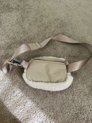 Lululemon Sherpa Belt Bag thumbnail 3