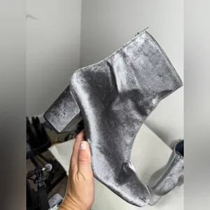 Free People Cecile Ankle Boot in Silver Grey Velvet Sz 9.5 thumbnail 10