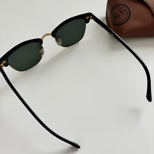 Ray-Ban Clubmaster Classic Polished Black on Gold 51-21 Sunglasses thumbnail 2