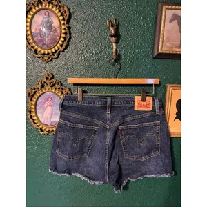 Levi’s 501 Denim Cutoff Shorts Women’s Size 30 Classic Blue Dark Wash Casual thumbnail 3