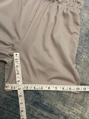Nike Light Grey (Beige) Attack Dri Fit Mid Rise 5" Unlined Shorts Women's XS thumbnail 7