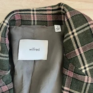 Aritzia plaid blazer thumbnail 4