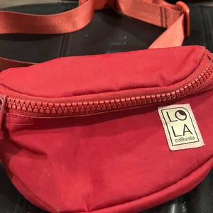LOLA California Red waist Bag thumbnail 3