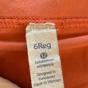 lululemon Orange Performance Skort Size 6 Women’s Tiered Athletic Skirt thumbnail 5