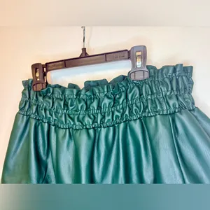 Anthropologie Somerset Hunter Green Faux Leather Mini Skirt Womens Size MP thumbnail 4