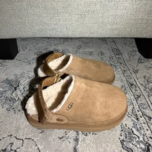 UGG Goldenstar Cozy Clog thumbnail 5