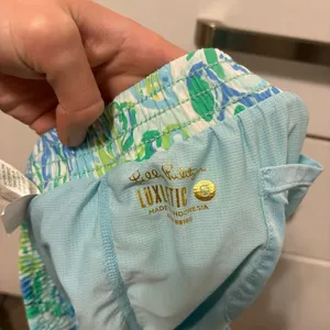 Lilly Pulitzer Palm Beach Luxletic shorts thumbnail 4