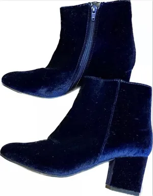 Steve Madden blue velvet booties thumbnail 1