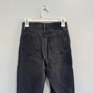 Abercrombie and fitch 90s straight ultra high rise black jeans 25 / 0 thumbnail 4