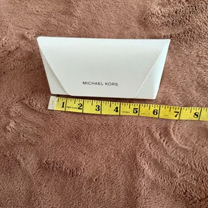 Michael Kors White Eyeglass/Sunglasses Case thumbnail 4