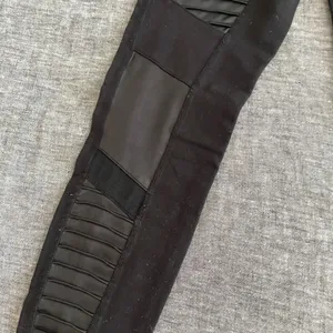 Alo High-Waist Moto Legging thumbnail 4