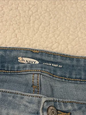 Old Navy Kicker Bootcut Light Blue Denim Jeans thumbnail 8
