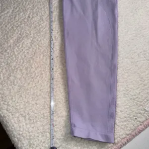 PINK Victoria's Secret Seamless High-Waist Lilac Leggings thumbnail 7