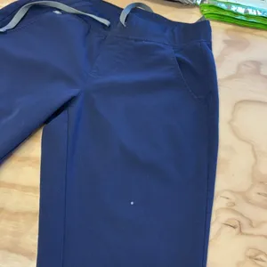 Figs Petite Zamora Jogger Scrub Pants™ Nurse Uniform Small Navy thumbnail 14