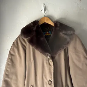 Vintage Bauer Down Blizzard Proof Parka Tan Faux Fur Collar Coat Made in USA thumbnail 2