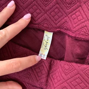 FREE PEOPLE Storyteller Crochet Lace Trim Quilted Pencil Skirt Burgundy Size XS thumbnail 6