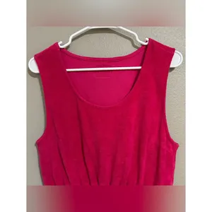 Daily Drills Hot Pink Terry Cloth Cropped Tank Top Women’s Size Medium / Large thumbnail 3