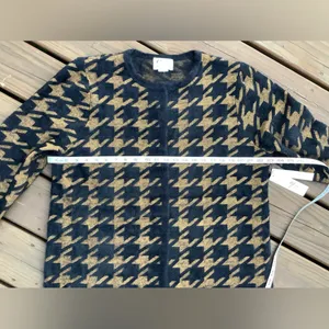 Women’s practical sweater jacket 🧡🖤🧡 thumbnail 10