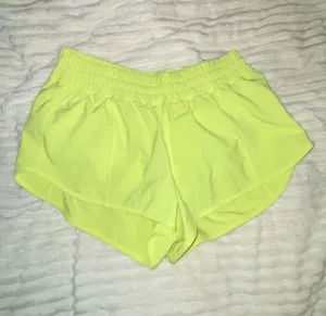 Athletic shorts Yellow Size M thumbnail 1