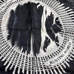 Hunting World Scarf Women’s 34”x34” Black White Graphic Design thumbnail 3