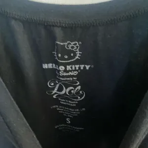 Hello Kitty Womens Black T Shirt S Small Face Head Jeweled Jewels Red Silver thumbnail 4