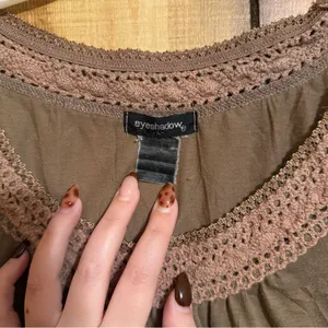 Eyeshadow women’s fit top Size Large thumbnail 6