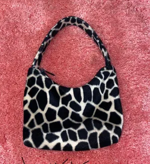 Tri Coastal Design Leopard Small Purse thumbnail 2