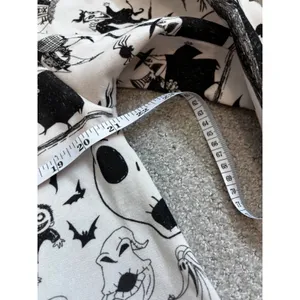 Disney Sweatshirt The Nightmare Before Christmas Cream Jack Skellington NWT Flaw thumbnail 9