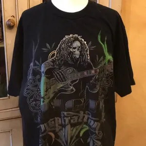 Rock T thumbnail 1