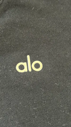 Alo Yoga Crewneck Accolade Pullover thumbnail 3