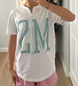 White T thumbnail 1