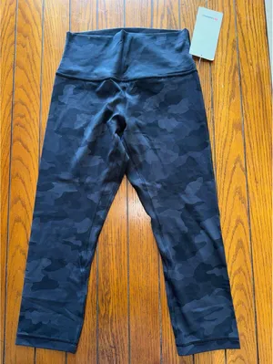 Lululemon Align High Rise 21” Heritage Camo Black Size 8 NWT thumbnail 3