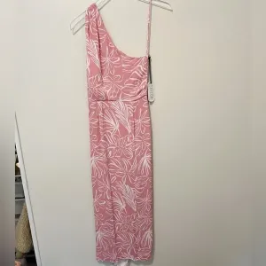 SAYLOR Emiliana Midi Dress in Bubblegum Pink size XS‎ NWT thumbnail 2