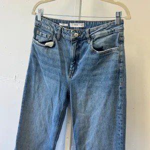 Mango MNG Fiona High Rise Flare Mid Rise Jeans Blue Raw Hem Size 8 Contemporary‎ thumbnail 3