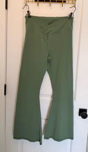 PINK Victoria's Secret Crossover Waist Flare Yoga Leggings Soft Material thumbnail 1