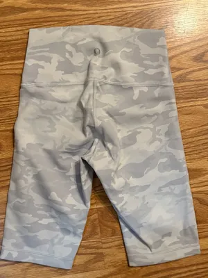 Lululemon Wunder Under High-Rise Short 10" White Camo athletic bikers thumbnail 2