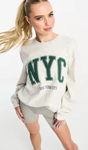 Hollister Soft Heather Grey NYC Crewneck Pullover Oversized Sweatshirt Size M thumbnail 1