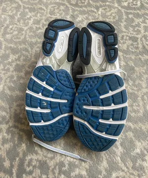 Running Shoe thumbnail 4
