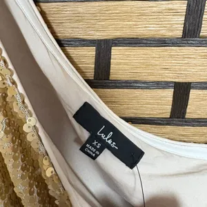 Lulus Spectacular Matte Gold Sequin One-Shoulder Side-Tie‎ Crop Top Size XS thumbnail 6