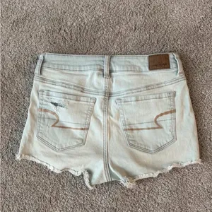 American Eagle Light Wash Denim Shorts thumbnail 2
