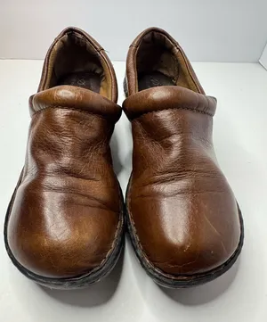 B.O.C Brown Leather Clogs Women's Size 6 thumbnail 1